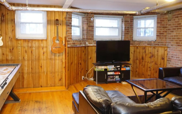 photo 2 of Wrigley Hostel