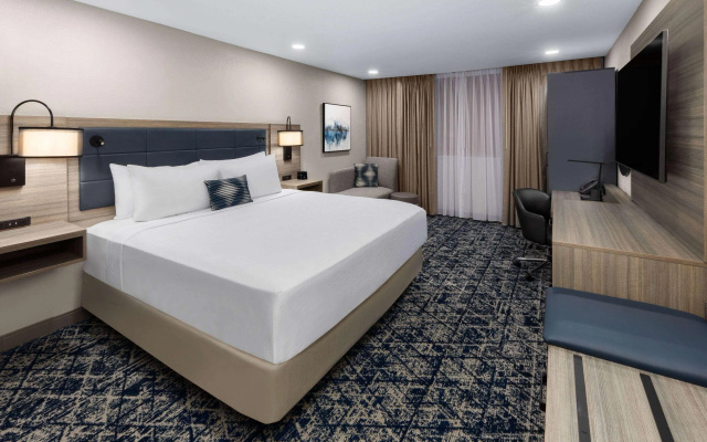 photo 5 of Wyndham DFW Airport