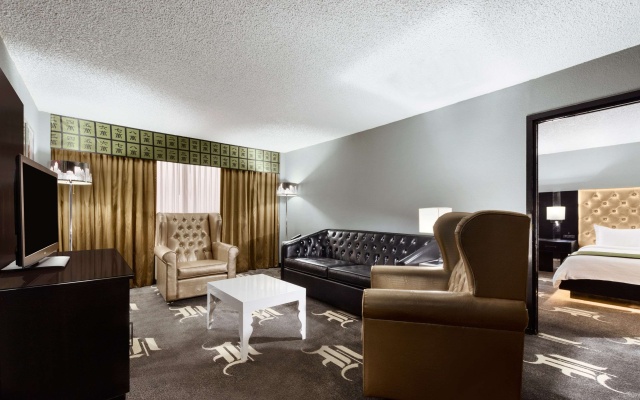 photo 3 of Holiday Inn Select North Dallas