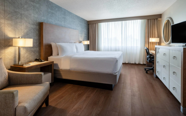 photo 3 of Wyndham Indianapolis Airport