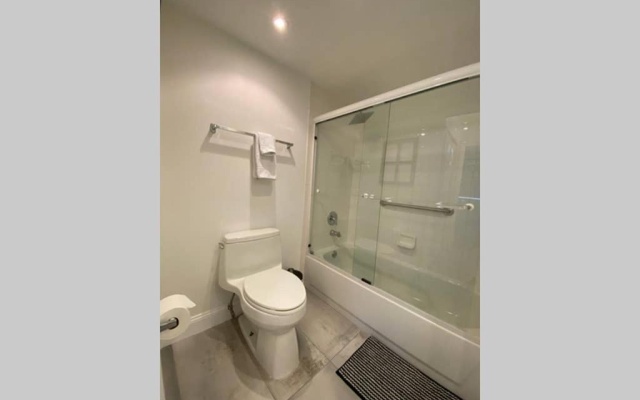 photo 4 of Yacht Club at Aventura 2 Bed 2 bath Luxurius Cozy Brand New 2020