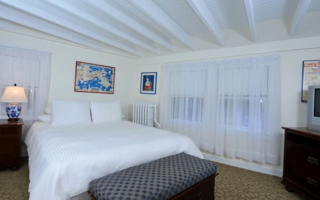 photo 4 of Yankee Peddler Inn