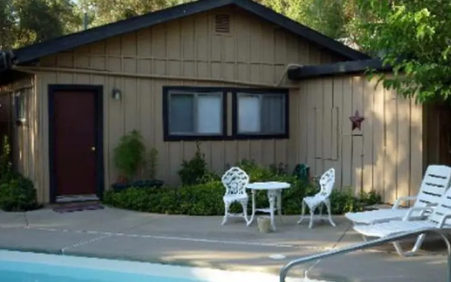 photo 5 of Yosemite Bed and Breakfast