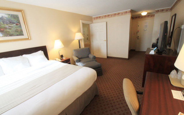 photo 4 of Zackery's Restaurant At Fireside Inn and Suites