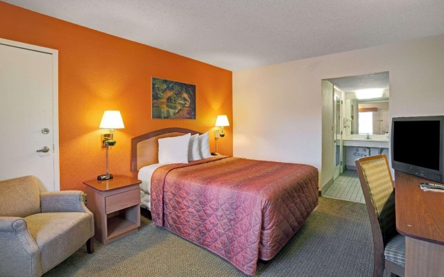 photo 5 of Zen Living Suites Extended Stay - Jacksonville - University Blvd